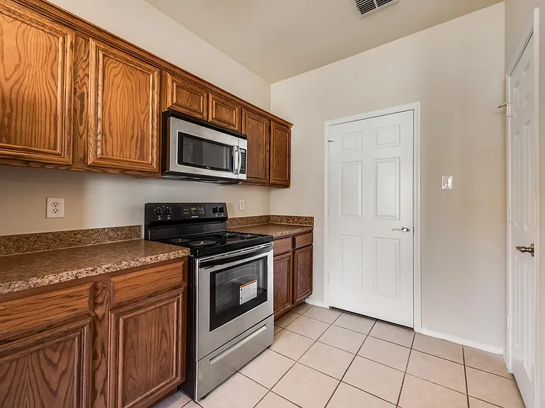 819 Hibiscus Trl — Photo 24