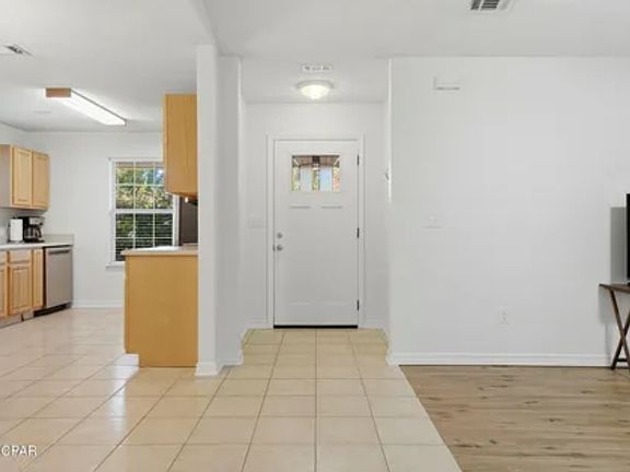 5th image of 123 Elm Ave #123