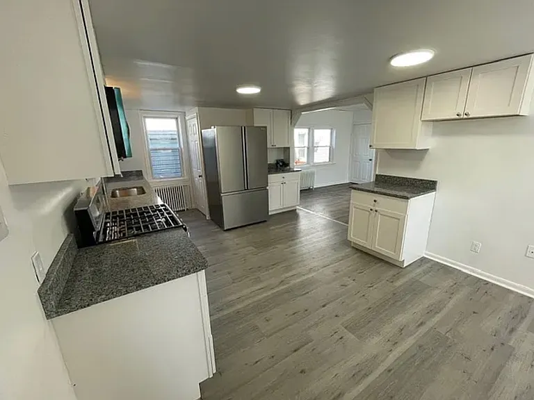 702 Market St — Photo 5