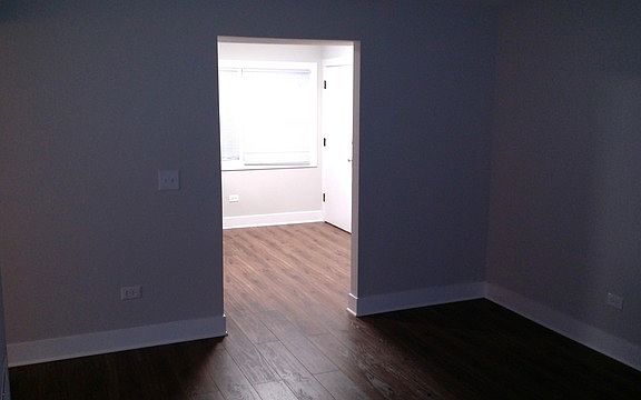 4th image of 3452 N Harlem Ave APT 1E