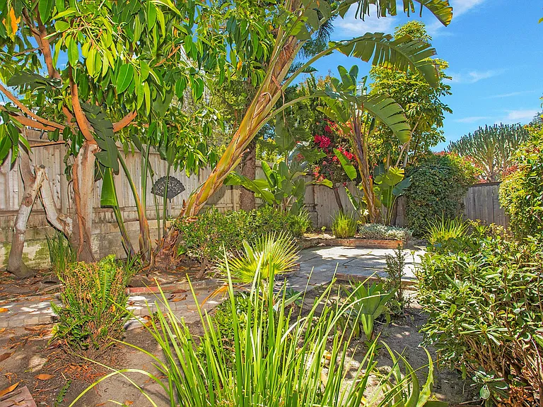839 Catalina St — Photo 13