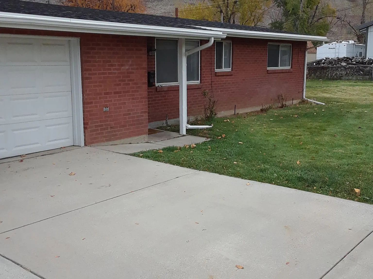 638 E 400 N — Photo 1