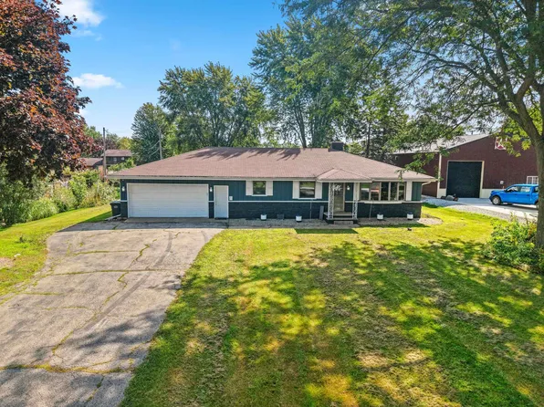 N1320 Ellen Ln, Greenville, WI 54942