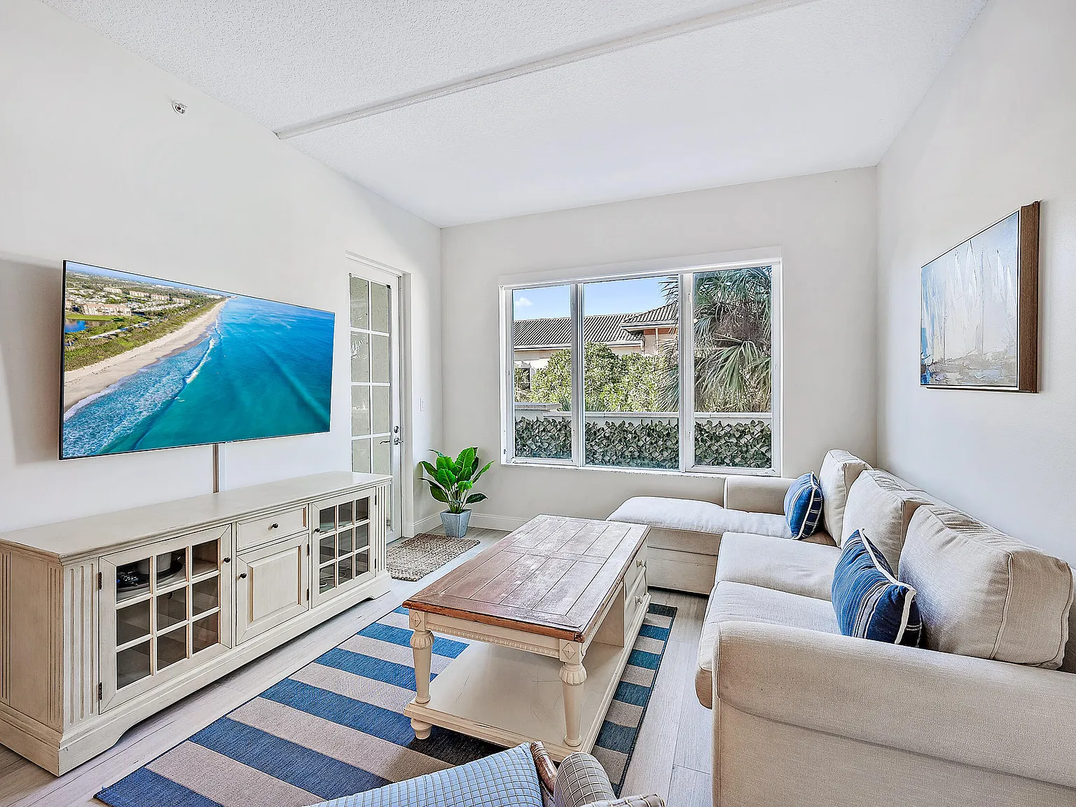 2 bed, 2.0 bath, 1131 sqft, $5,000 — Photo 1