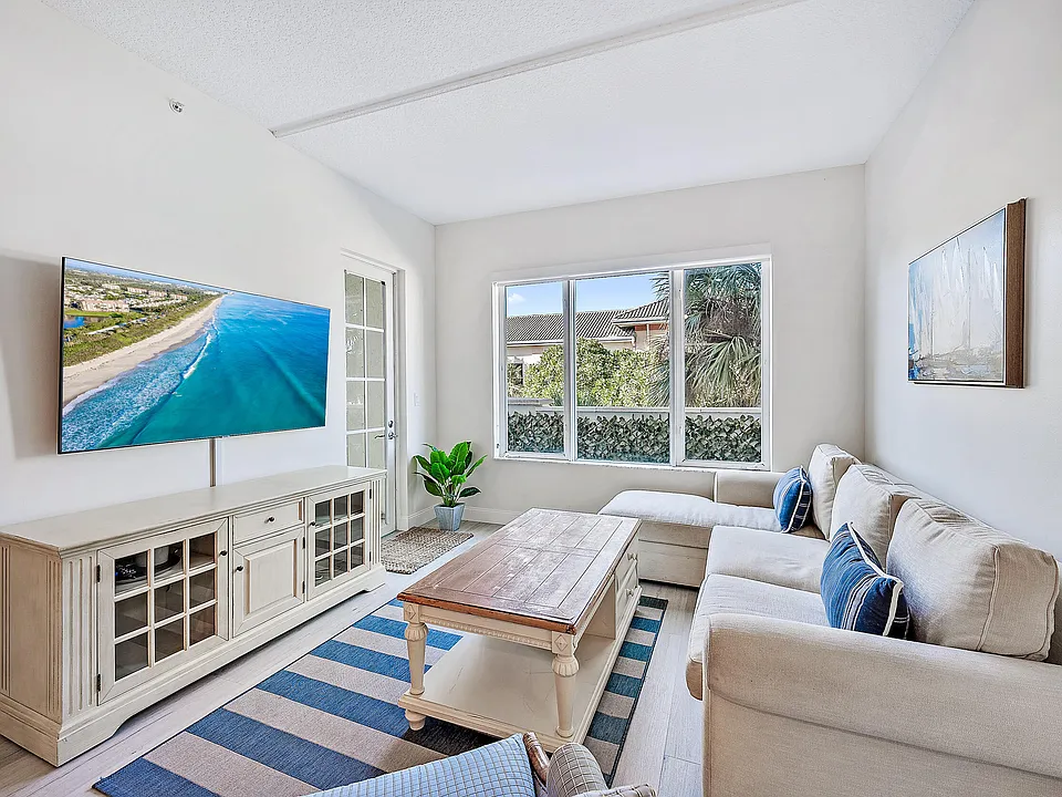 1203 Town Center Dr #201