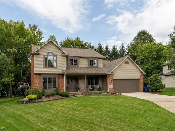 107 Amberwood Ct, Youngstown, OH 44512