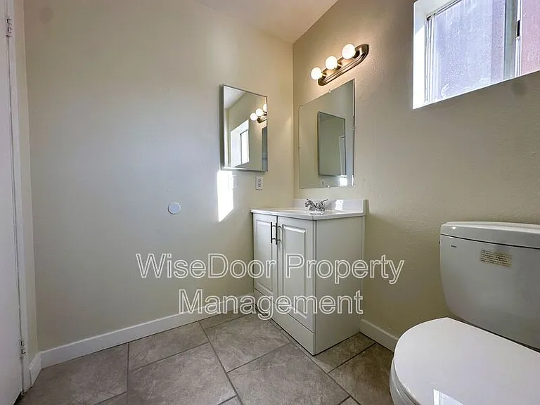 450 E 4th St #311 — Photo 17