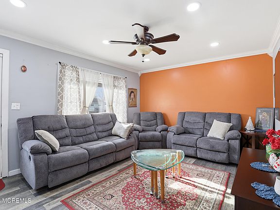 2nd image of 28 Bucknell Drive