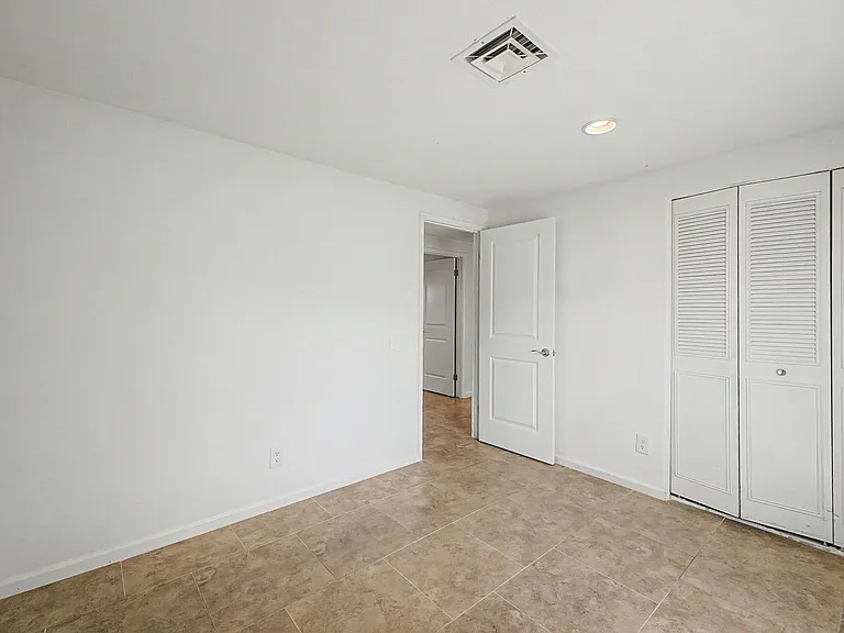 2104 N Comanche Dr — Photo 24