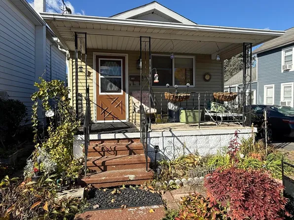 817 Lincoln St, Dickson City, PA 18519