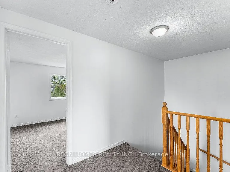 1885 Dalhousie Cres — Photo 15