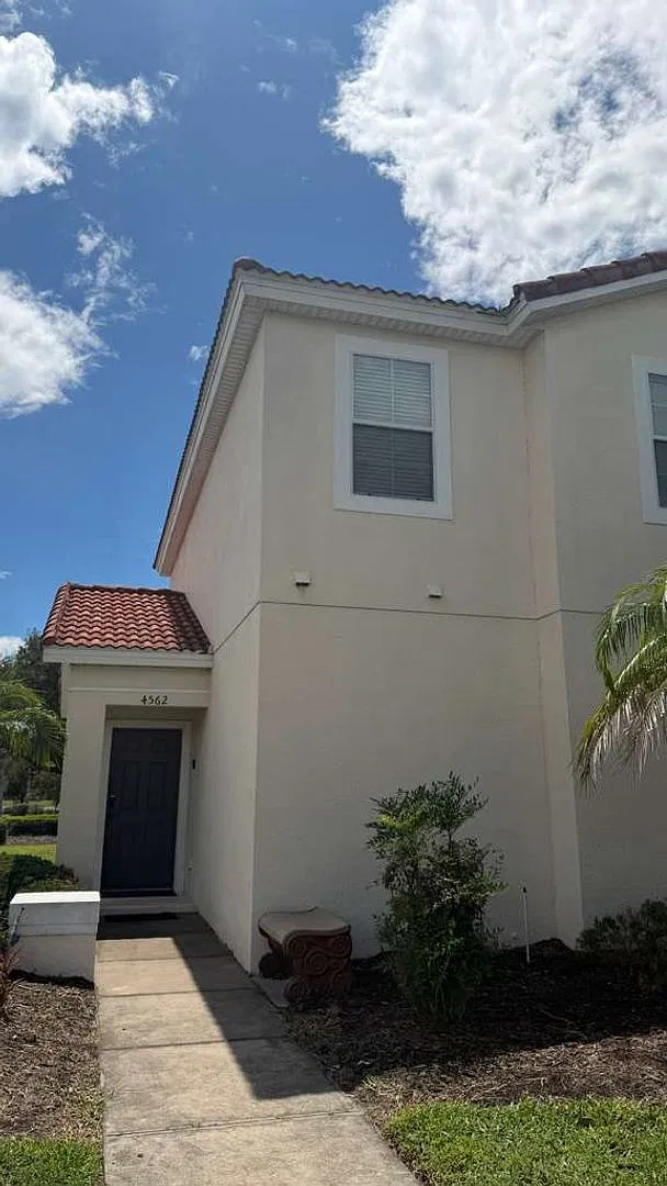 Beautiful 4-Bedroom Townhome with Private Pool in Bella Vida Resort! — Photo 4