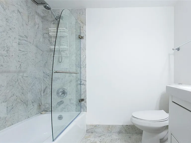 1420 Brickell Bay Dr #1604 — Photo 13