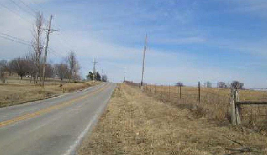 2nd image of 4806 S Park Hill Rd