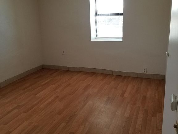 5th image of 926 N Tornillo St #12