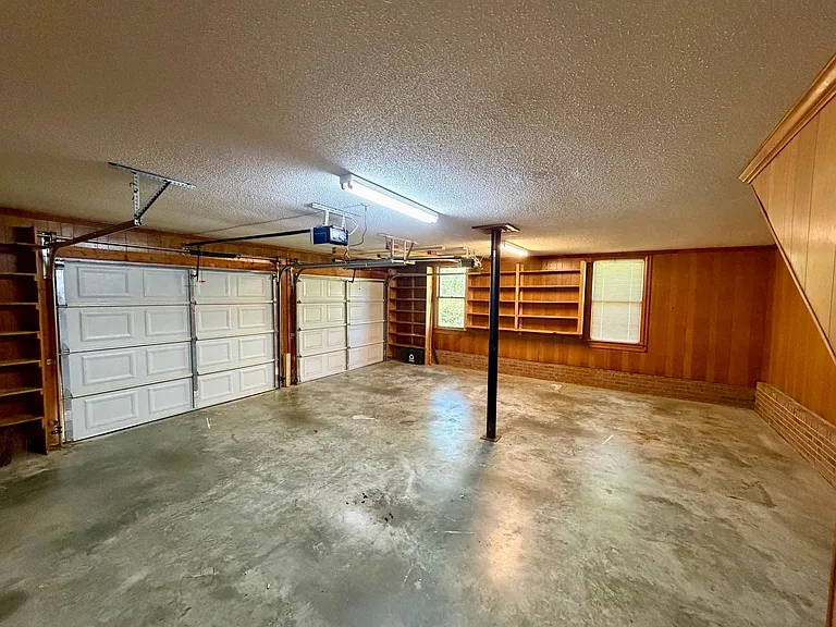 741 Henderson St — Photo 17