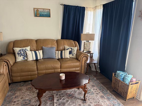 4th image of 1503 Buena Vis APT C