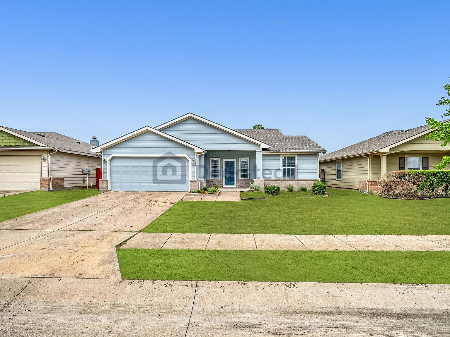 3 bed, 2.0 bath, 1700 sqft, $2,200 — Photo 2
