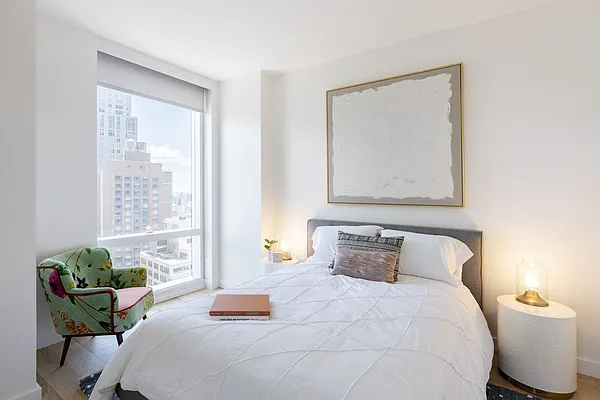 Rented by Greystar | media 50