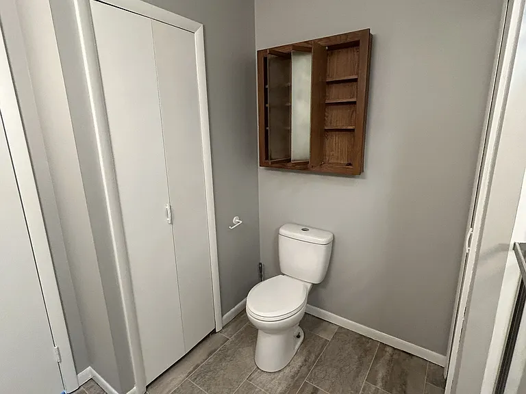 205 E Maple St #4 — Photo 6