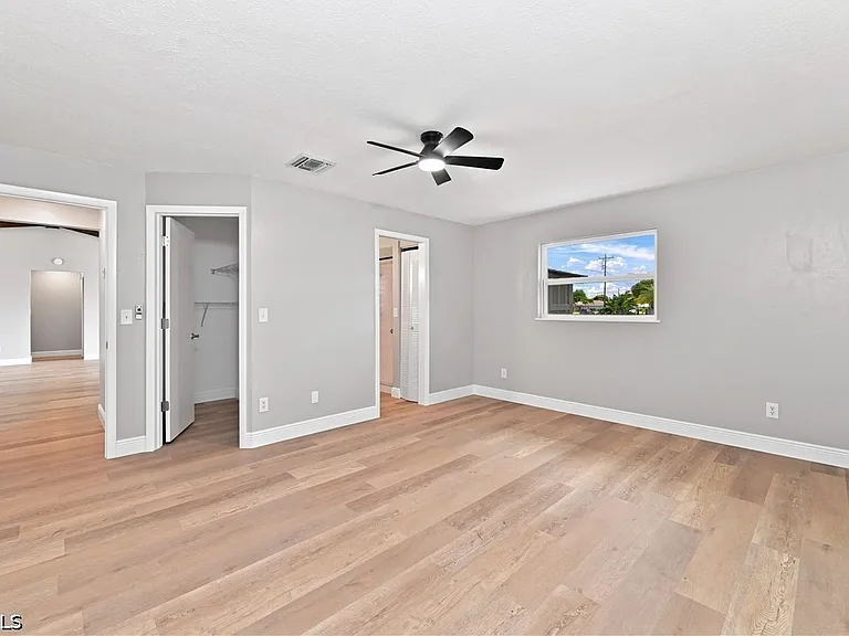 903 SE 20th Ct — Photo 25