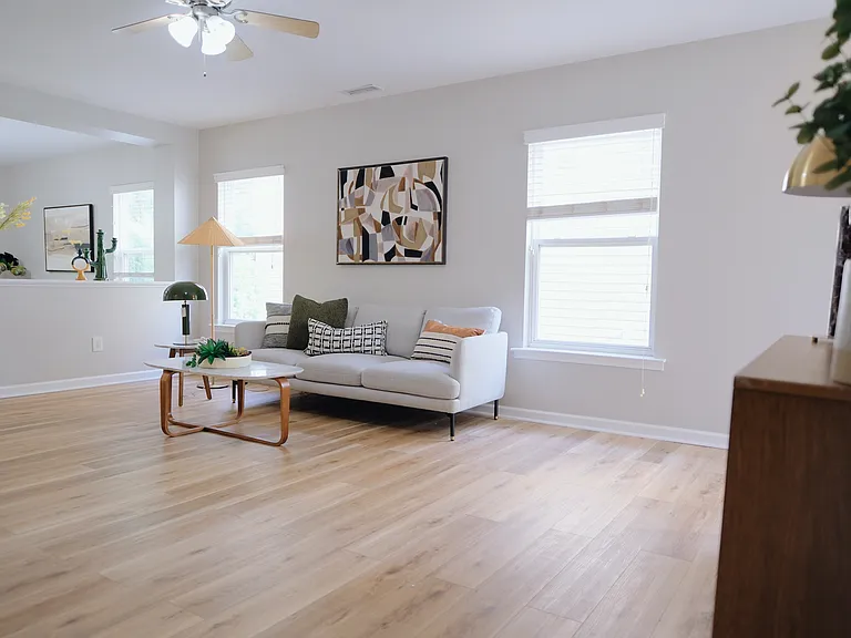 3021 Remington Oaks Cir — Photo 3