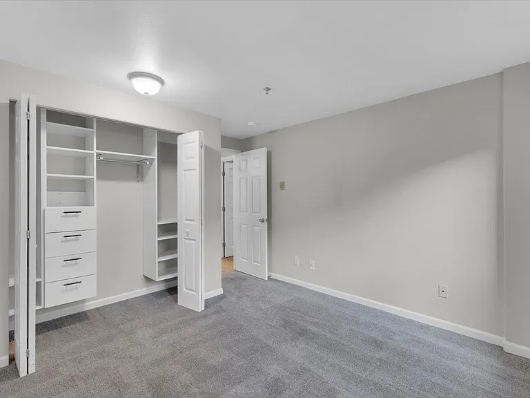 975 Aberdeen Ave NE #D105 — Photo 12