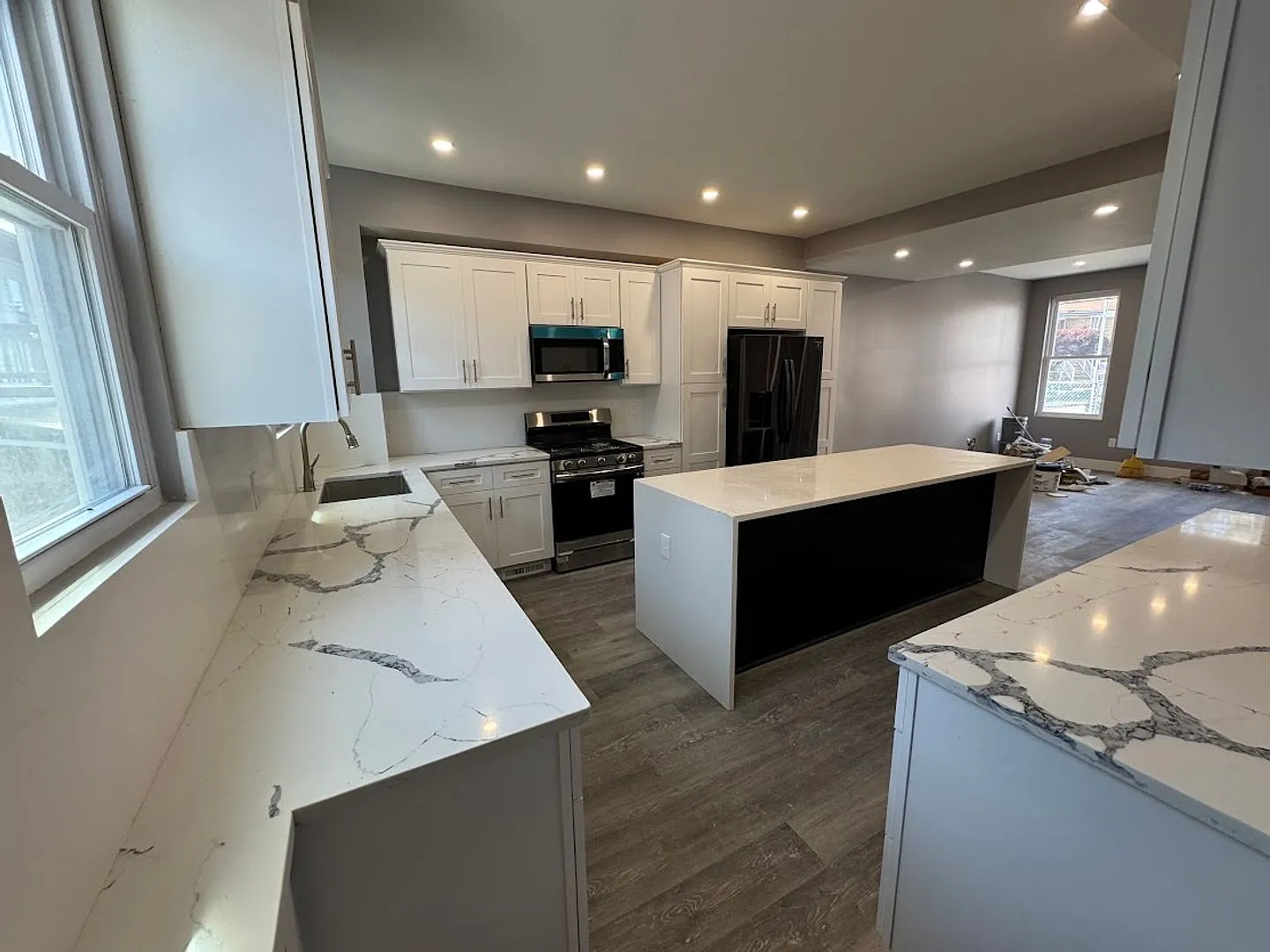 Completely Renovated House in Troy Hill — Photo 1