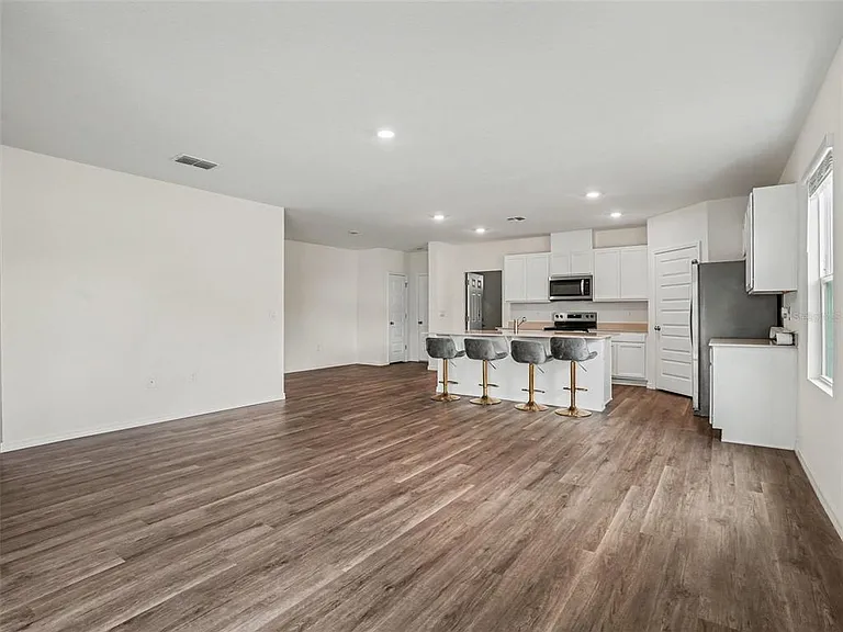 3377 Wakefield Dr — Photo 3