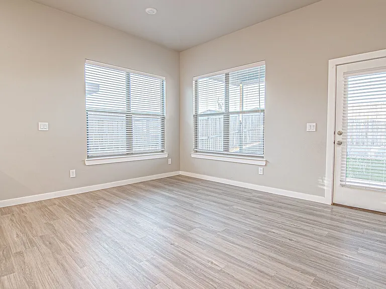 2909 Battle Ave — Photo 7
