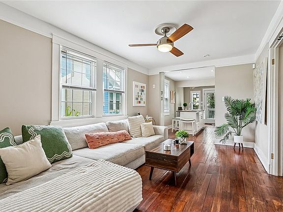 5th image of 905 Fern St