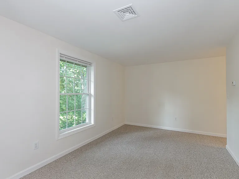 4 Jessica Ln #4A — Photo 17
