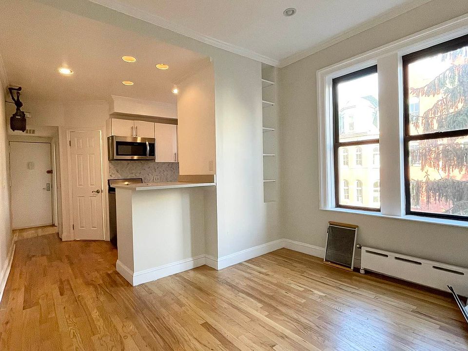 1st image of 620 E 6th St APT 11