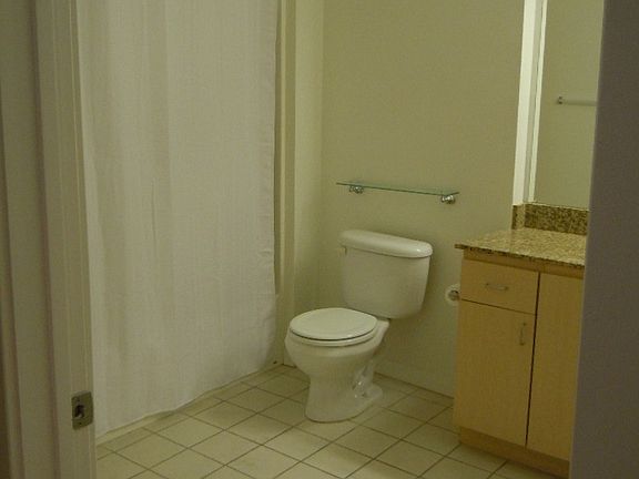 2nd image of 630 W 6th St APT 604