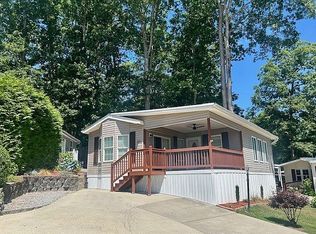 27 Alex Rae Ln, Flat Rock, NC 28731