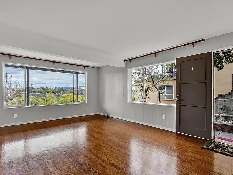 4852 Lila Dr — Photo 8