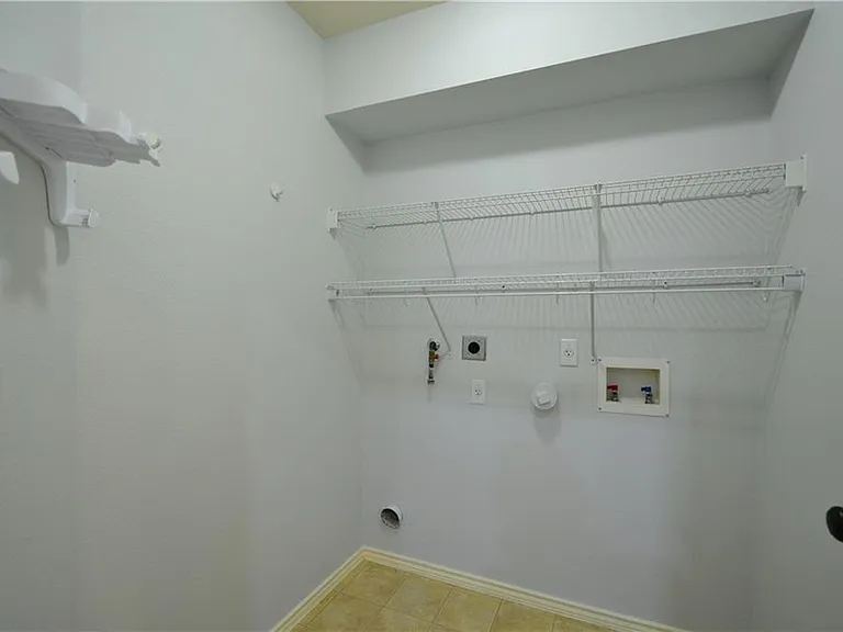 1215 Cardigan St — Photo 35