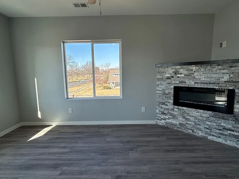 2724 Silver St — Photo 4