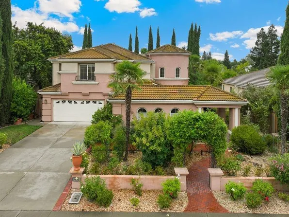 5626 Hoag Pl, Davis, CA 95618