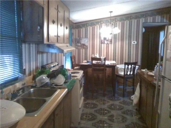 224 Glidden St, Athens, TN 37303