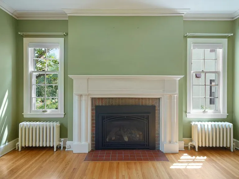 Gas fireplace
