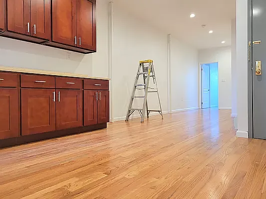 Rented by Virtual Real Estate | media 11