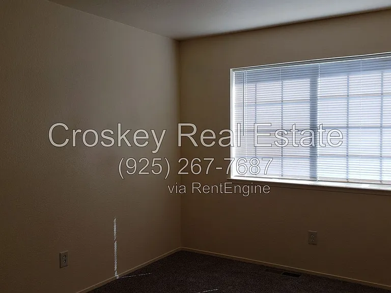 4717 Knollpark Cir — Photo 3