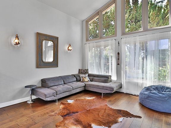 4th image of 2735 N Granvia Pl