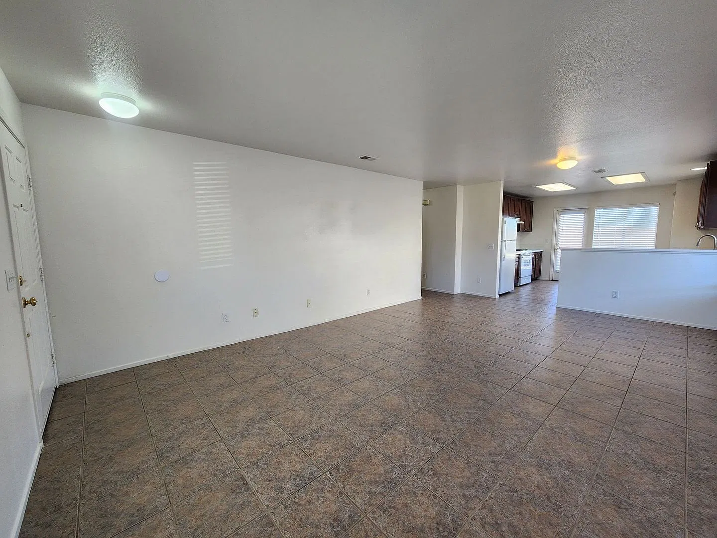 3 Bedroom 2 Bath Home rent ready! — Photo 2