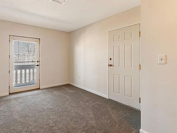 4th image of 622 Boston Ave Suite 8D