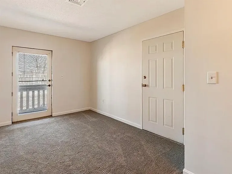622 Boston Ave #8D — Photo 4