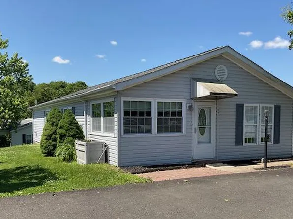 57 Wildflower Ct, New Hope, PA 18938