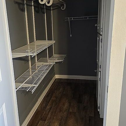 5th image of 109 S Maple St