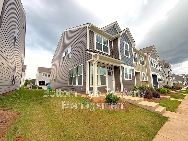 1552 Cedar Tree Dr — Photo 2